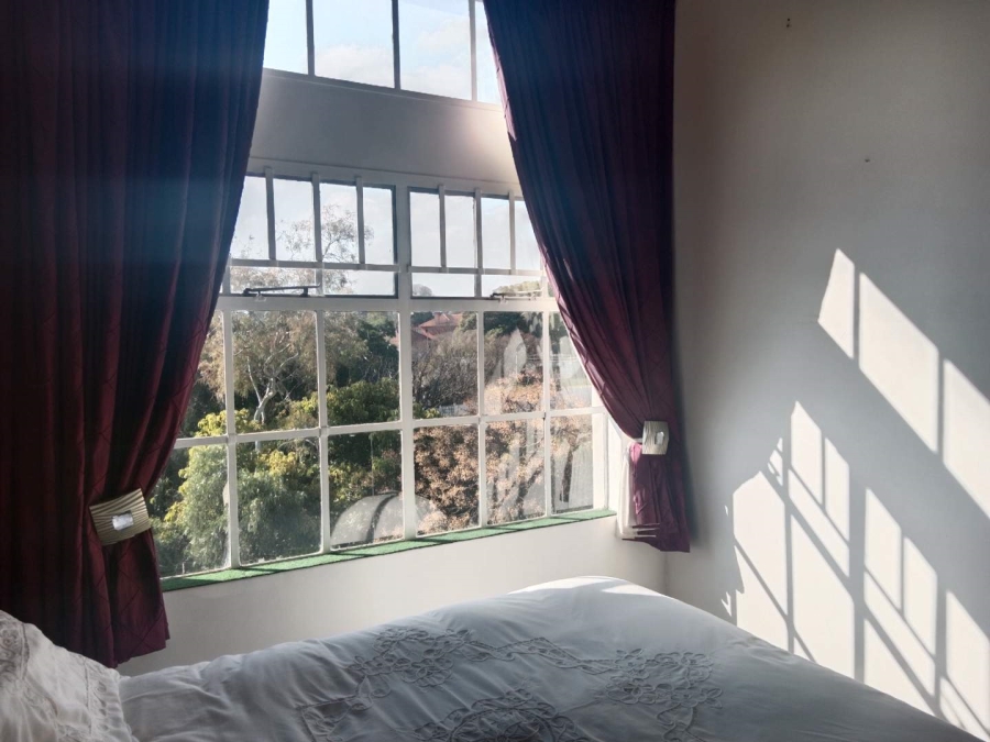 To Let 1 Bedroom Property for Rent in Houghton Gauteng