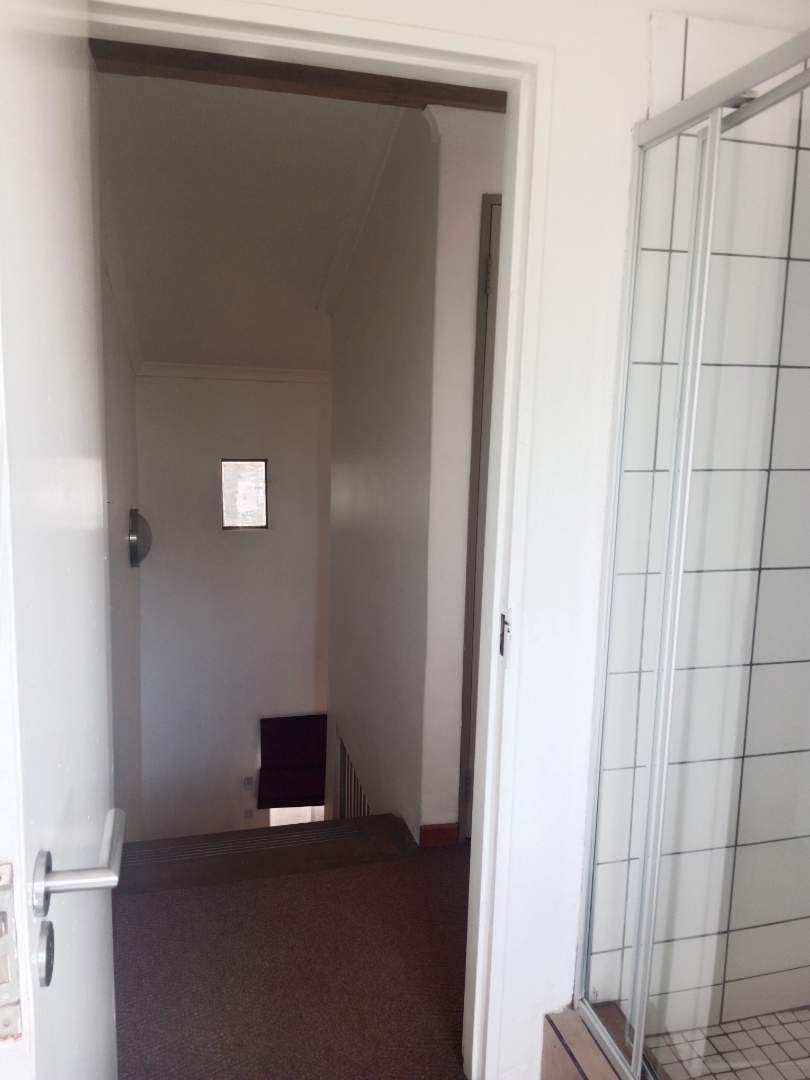 To Let 1 Bedroom Property for Rent in Houghton Gauteng