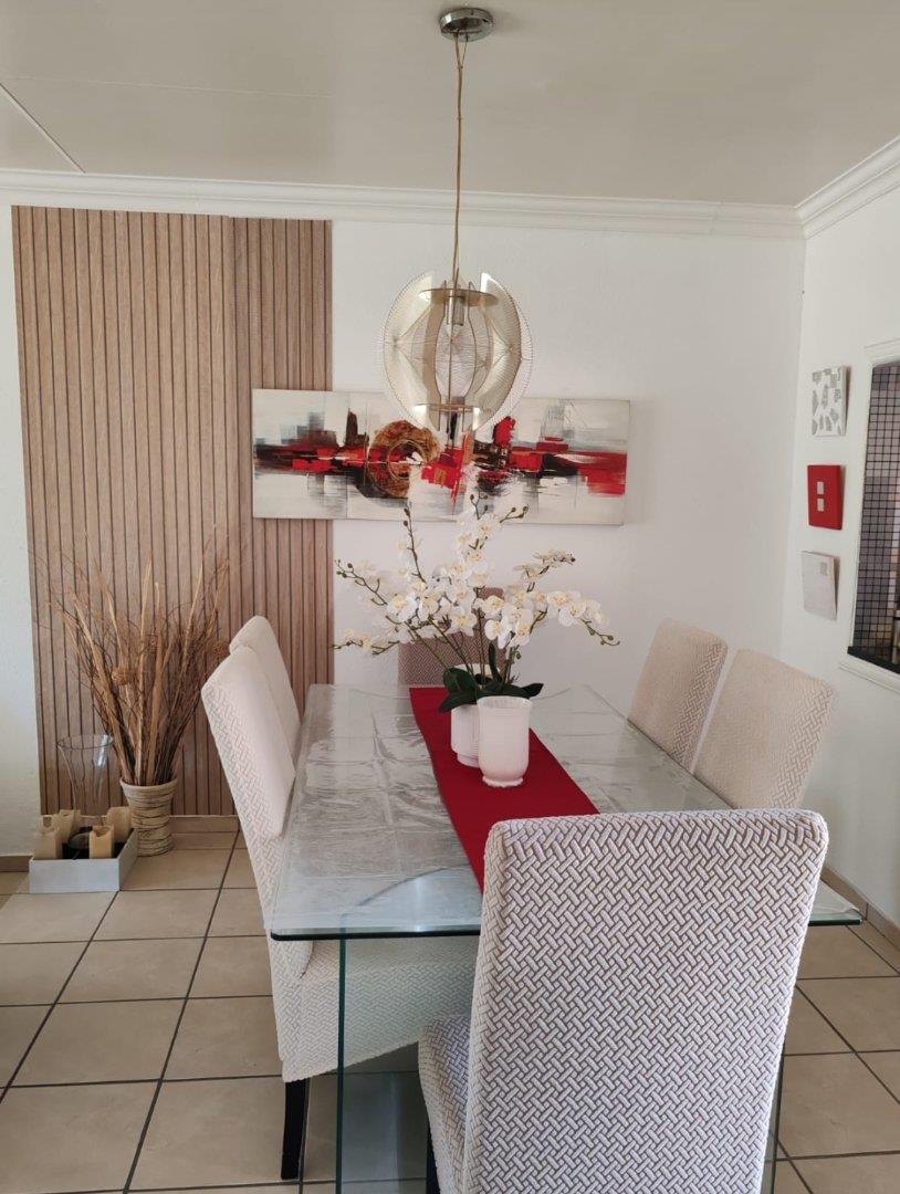 2 Bedroom Property for Sale in Weltevreden Park Gauteng
