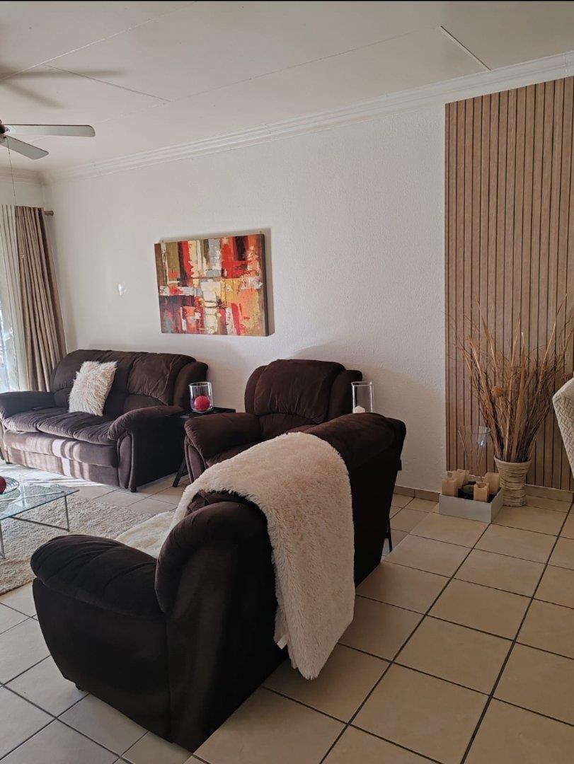 2 Bedroom Property for Sale in Weltevreden Park Gauteng
