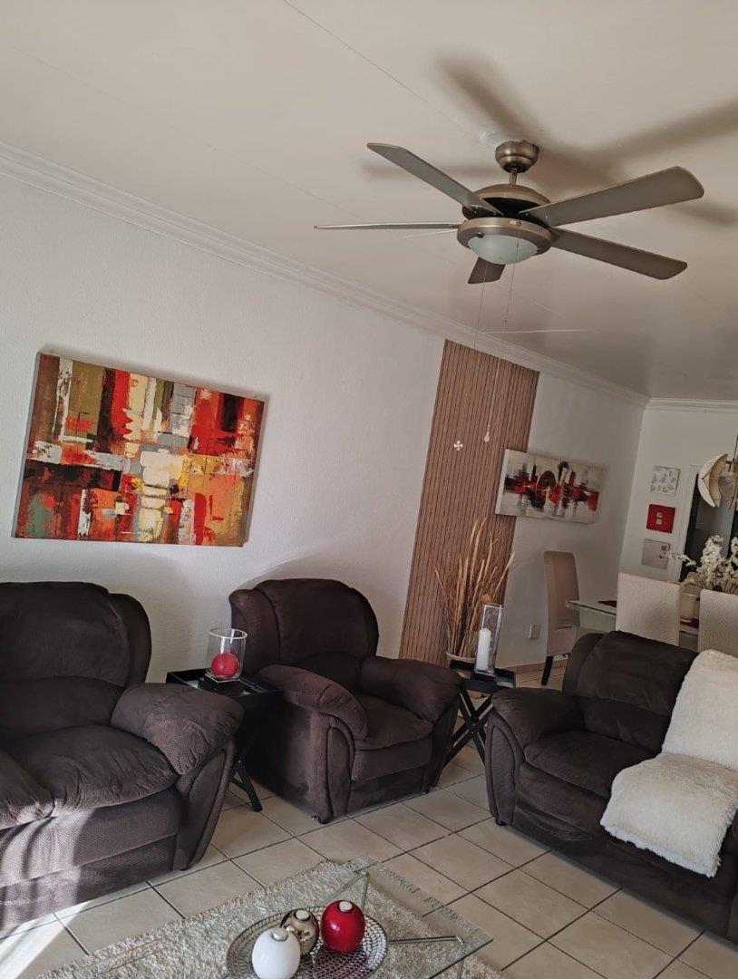 2 Bedroom Property for Sale in Weltevreden Park Gauteng