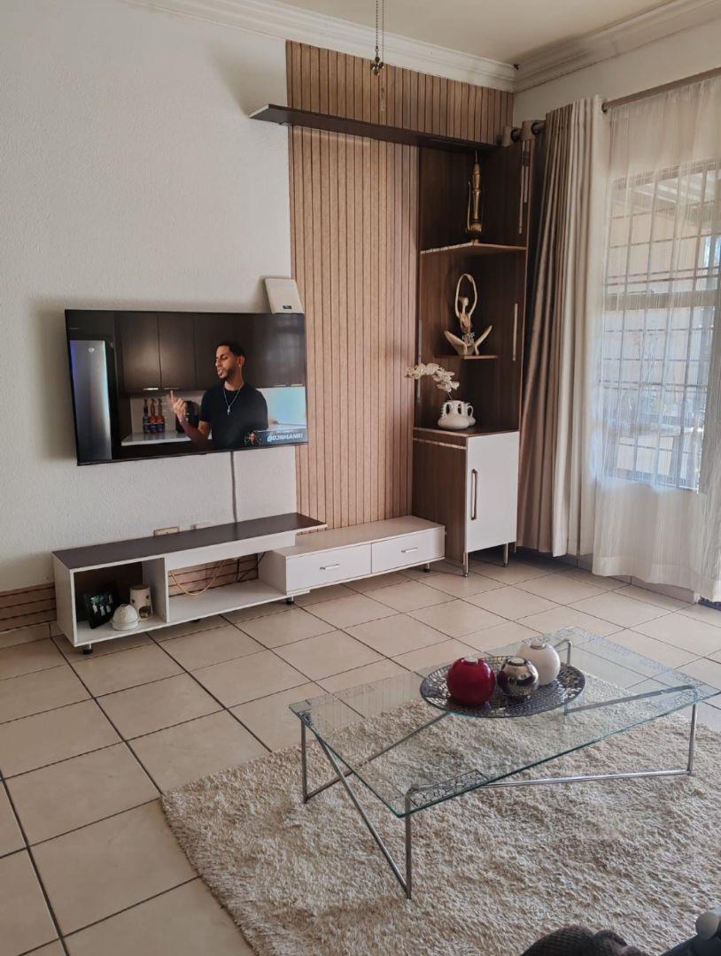 2 Bedroom Property for Sale in Weltevreden Park Gauteng
