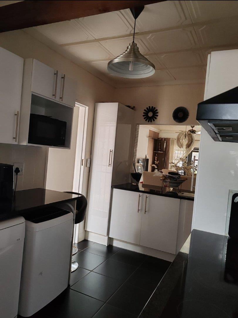 2 Bedroom Property for Sale in Weltevreden Park Gauteng