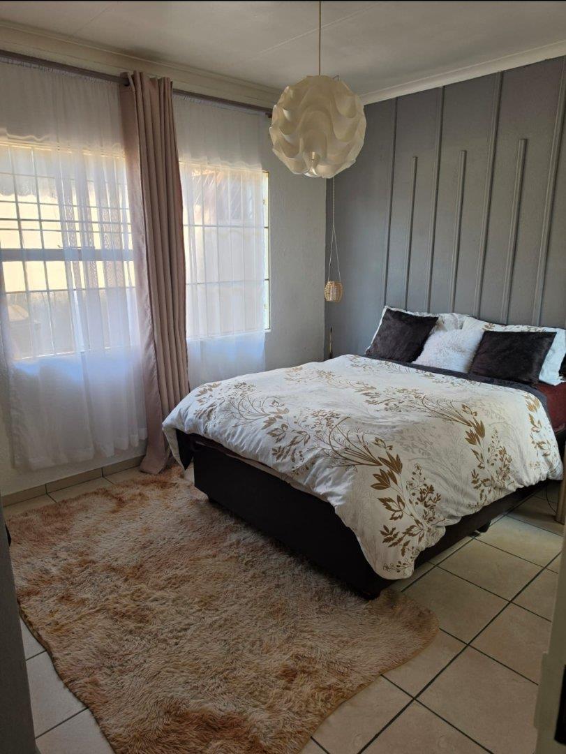 2 Bedroom Property for Sale in Weltevreden Park Gauteng