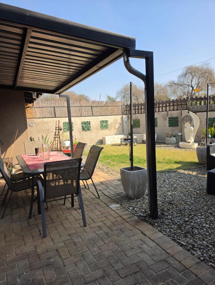 2 Bedroom Property for Sale in Weltevreden Park Gauteng