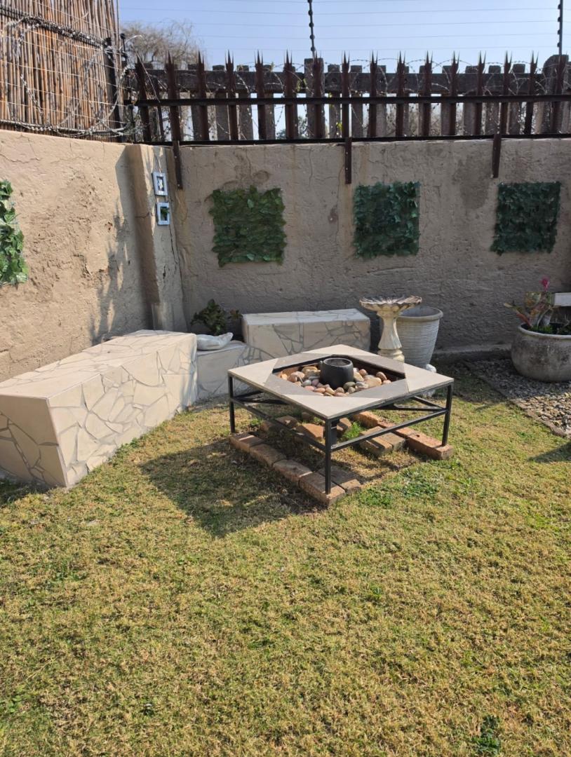 2 Bedroom Property for Sale in Weltevreden Park Gauteng