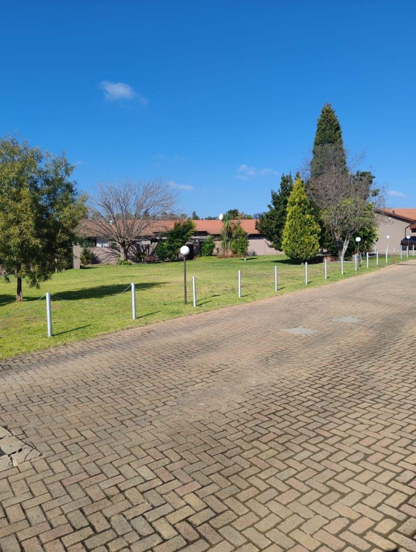 2 Bedroom Property for Sale in Weltevreden Park Gauteng