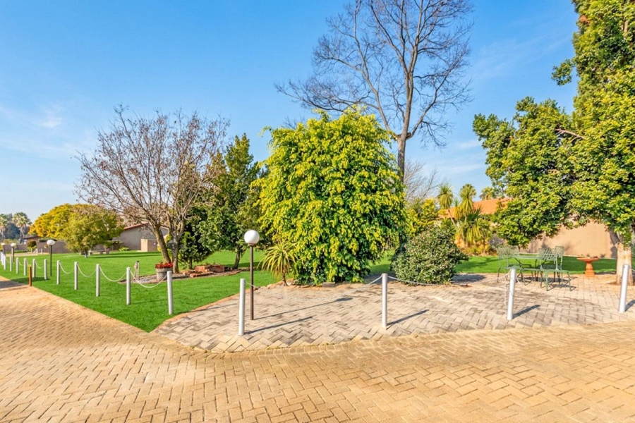 2 Bedroom Property for Sale in Weltevreden Park Gauteng