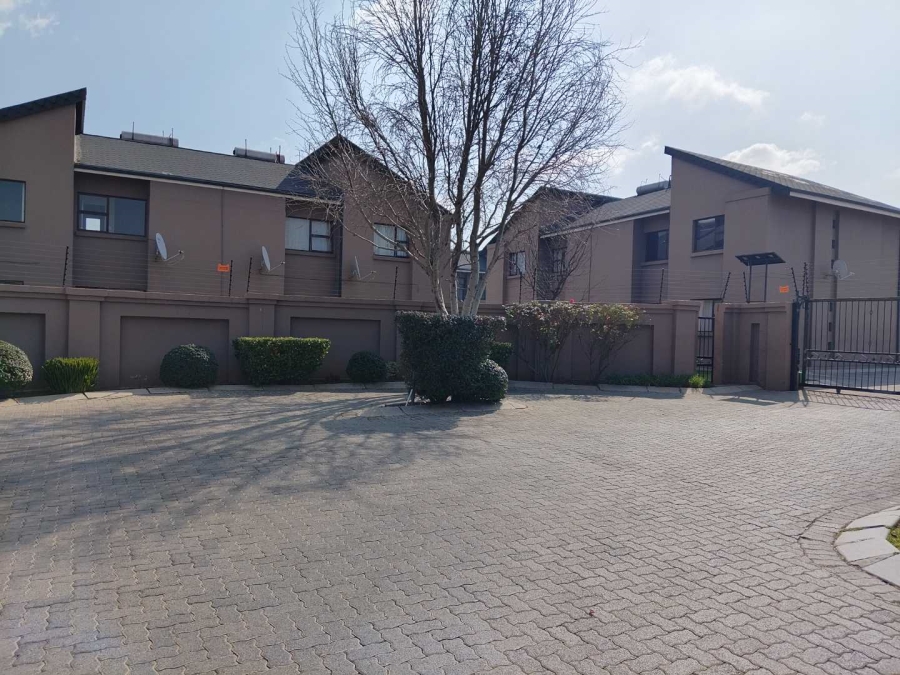 To Let 2 Bedroom Property for Rent in Helderwyk Gauteng