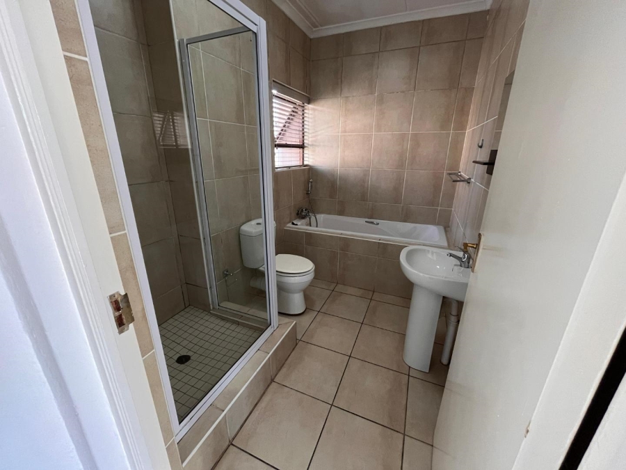 To Let 2 Bedroom Property for Rent in Helderwyk Gauteng