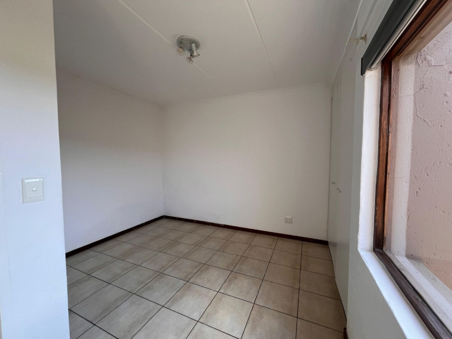 To Let 2 Bedroom Property for Rent in Helderwyk Gauteng