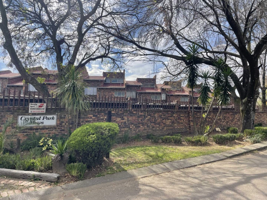 To Let 3 Bedroom Property for Rent in Crystal Park Gauteng