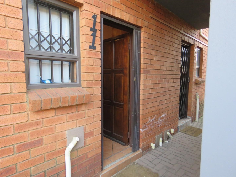 2 Bedroom Property for Sale in Alrode Gauteng