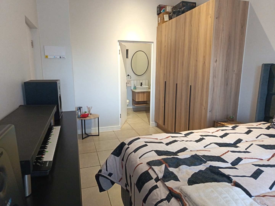 To Let 2 Bedroom Property for Rent in Mulbarton Gauteng