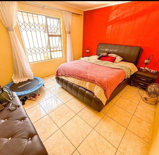 3 Bedroom Property for Sale in Ormonde View Gauteng