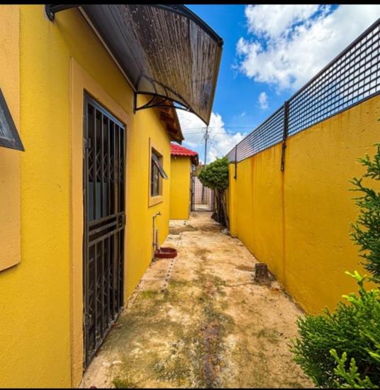 3 Bedroom Property for Sale in Ormonde View Gauteng
