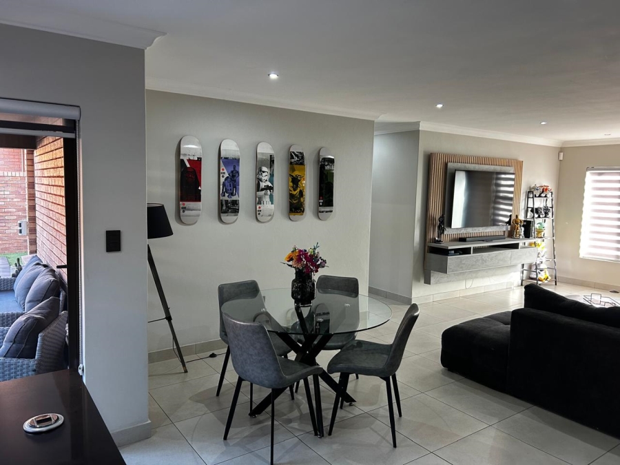 To Let 3 Bedroom Property for Rent in New Redruth Gauteng
