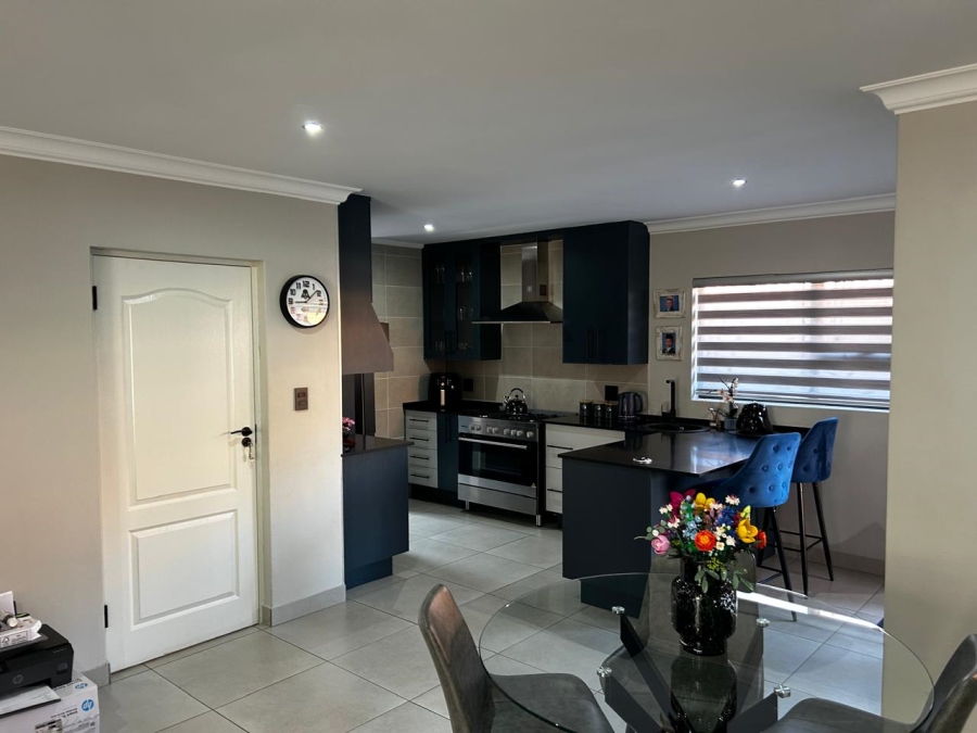 To Let 3 Bedroom Property for Rent in New Redruth Gauteng