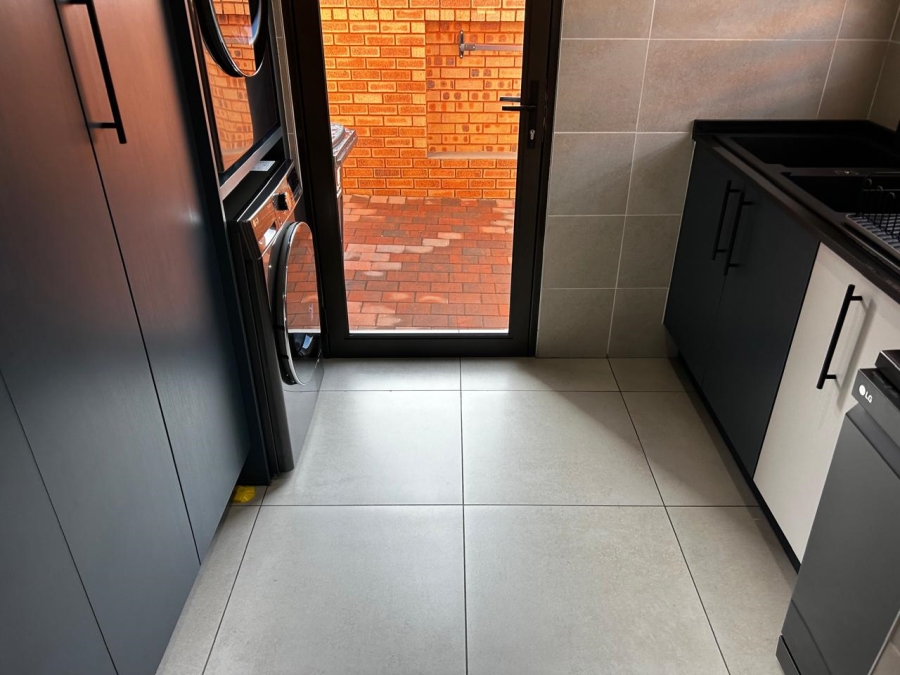 To Let 3 Bedroom Property for Rent in New Redruth Gauteng