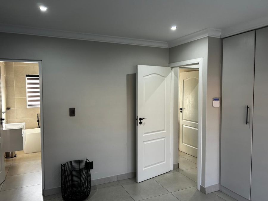 To Let 3 Bedroom Property for Rent in New Redruth Gauteng