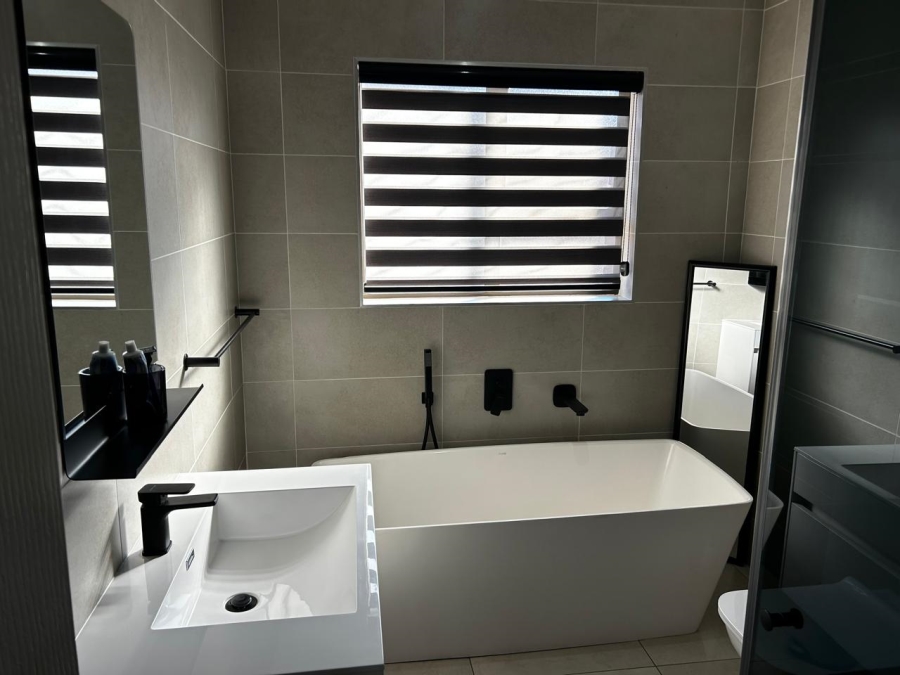 To Let 3 Bedroom Property for Rent in New Redruth Gauteng