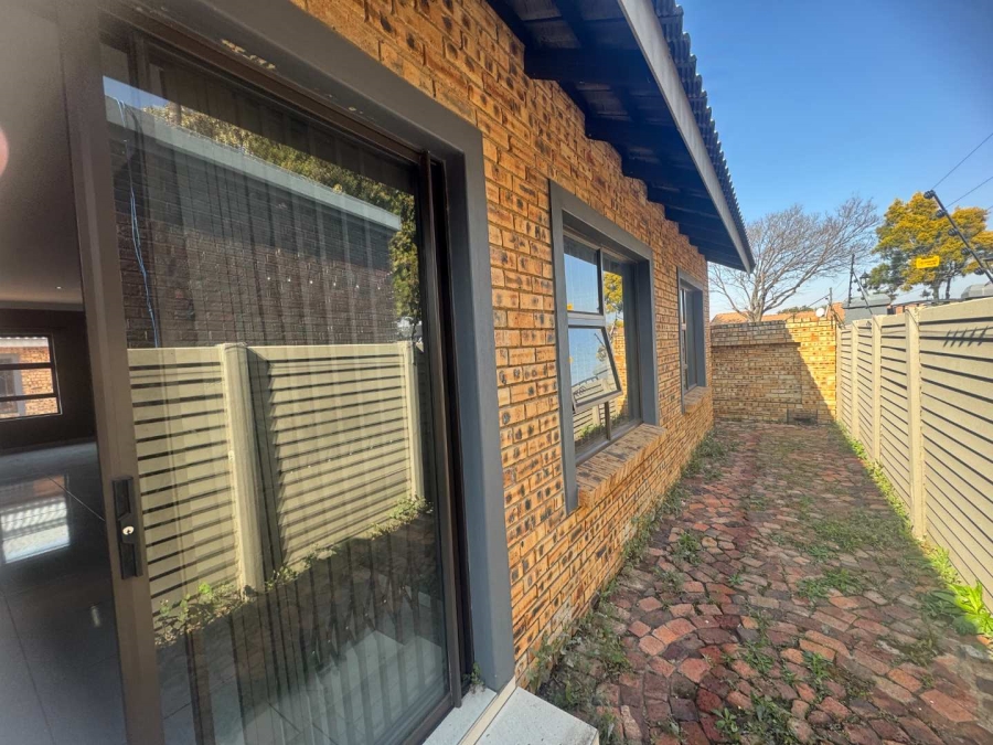 3 Bedroom Property for Sale in Brackenhurst Gauteng