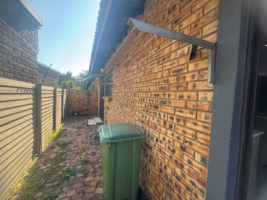 3 Bedroom Property for Sale in Brackenhurst Gauteng