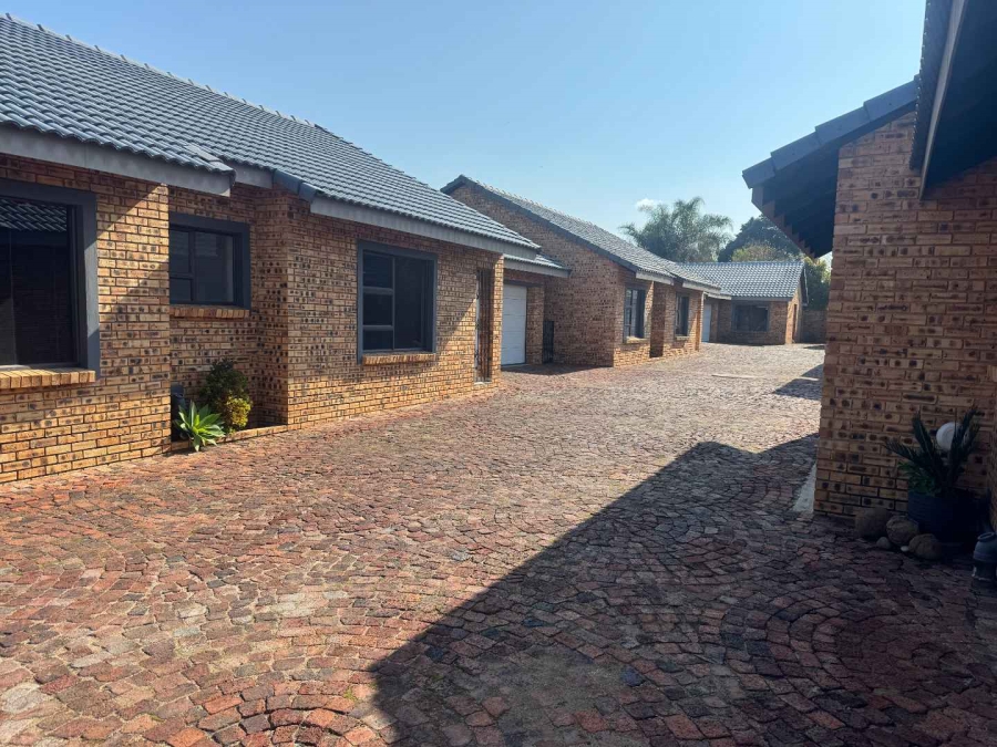 3 Bedroom Property for Sale in Brackenhurst Gauteng