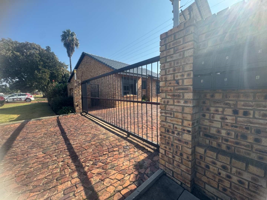 3 Bedroom Property for Sale in Brackenhurst Gauteng