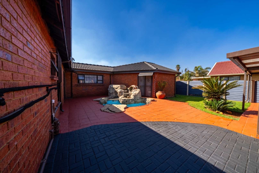 4 Bedroom Property for Sale in New State Areas Gauteng