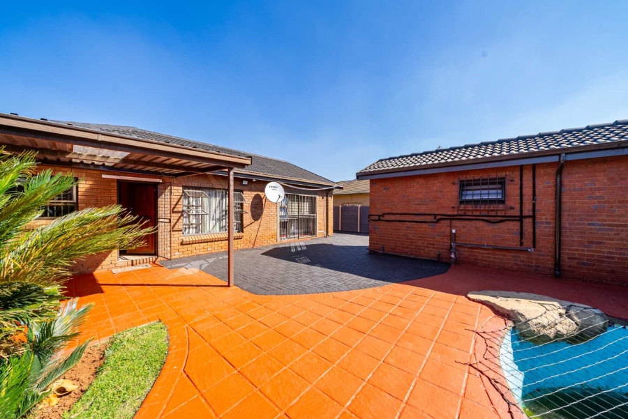 4 Bedroom Property for Sale in New State Areas Gauteng