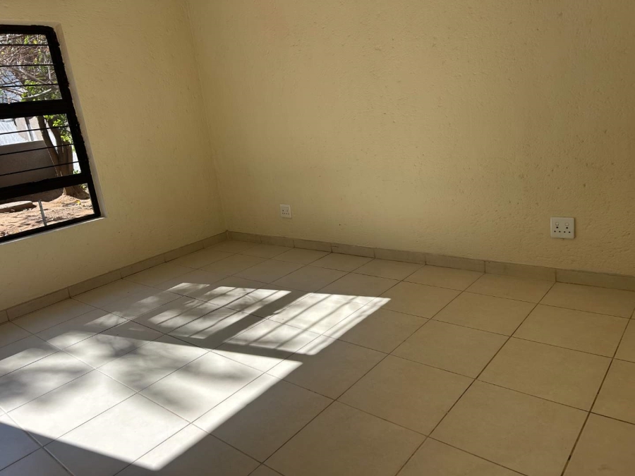 3 Bedroom Property for Sale in Lakefield Gauteng