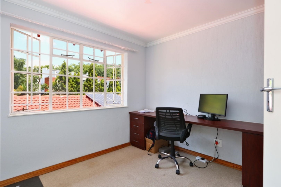 4 Bedroom Property for Sale in Buccleuch Gauteng