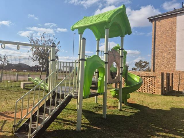 2 Bedroom Property for Sale in Clayville Gauteng