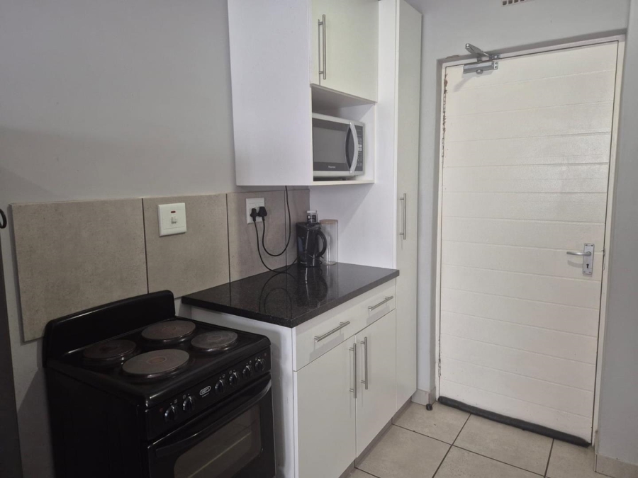 2 Bedroom Property for Sale in Clayville Gauteng