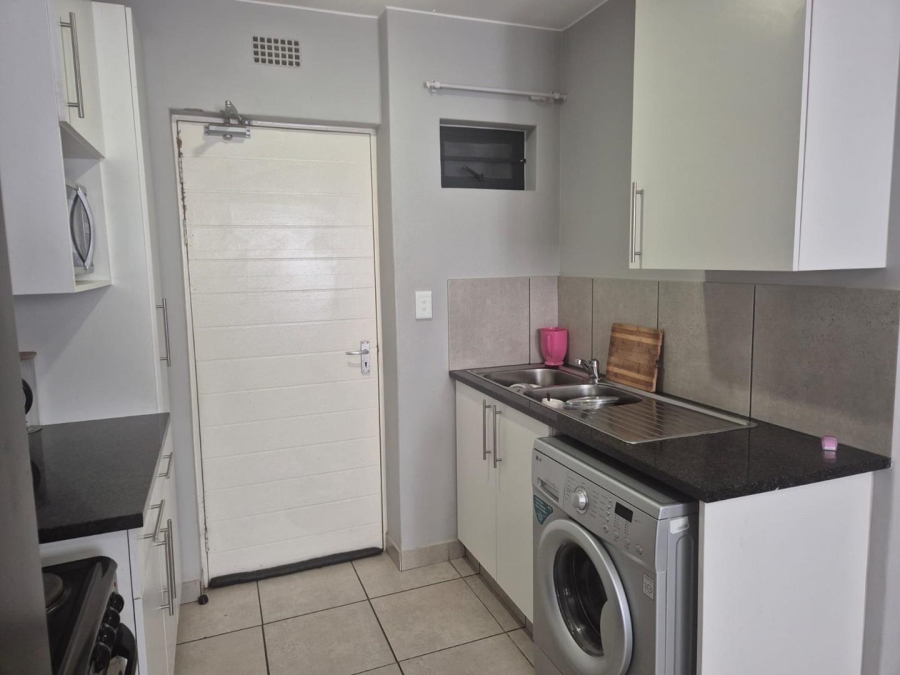 2 Bedroom Property for Sale in Clayville Gauteng