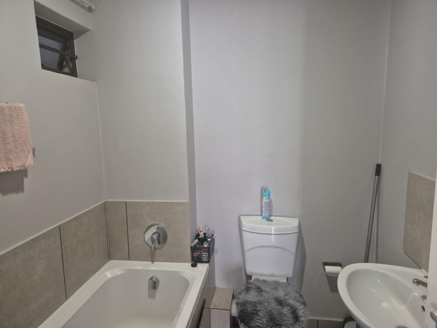 2 Bedroom Property for Sale in Clayville Gauteng