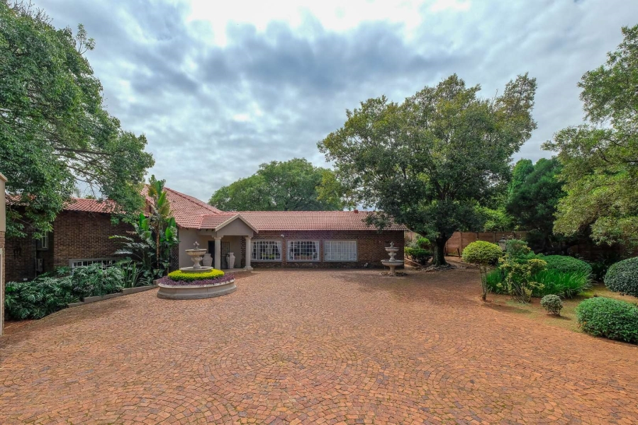 8 Bedroom Property for Sale in Ruimsig Gauteng