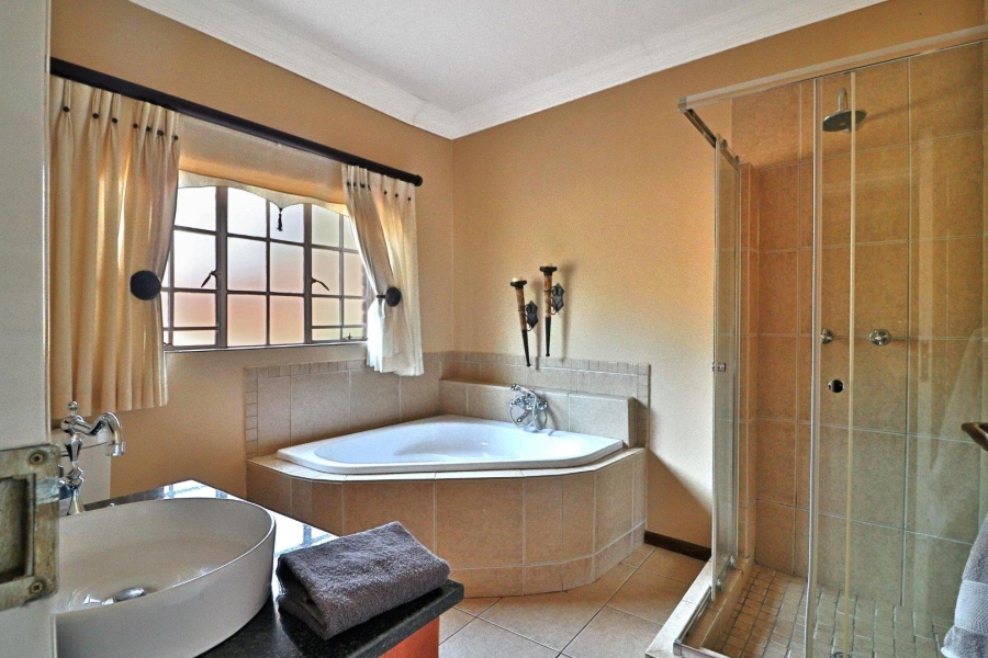 8 Bedroom Property for Sale in Ruimsig Gauteng