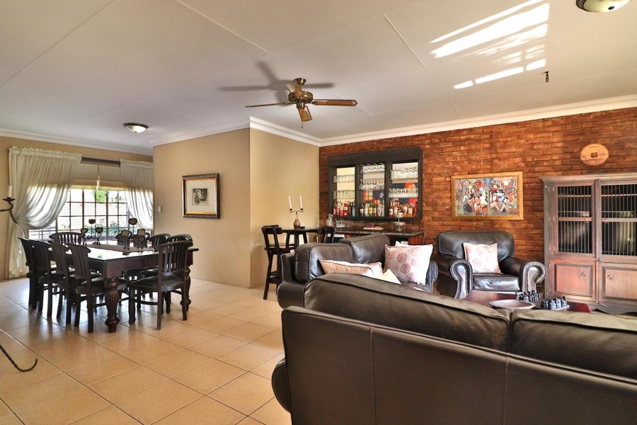 8 Bedroom Property for Sale in Ruimsig Gauteng
