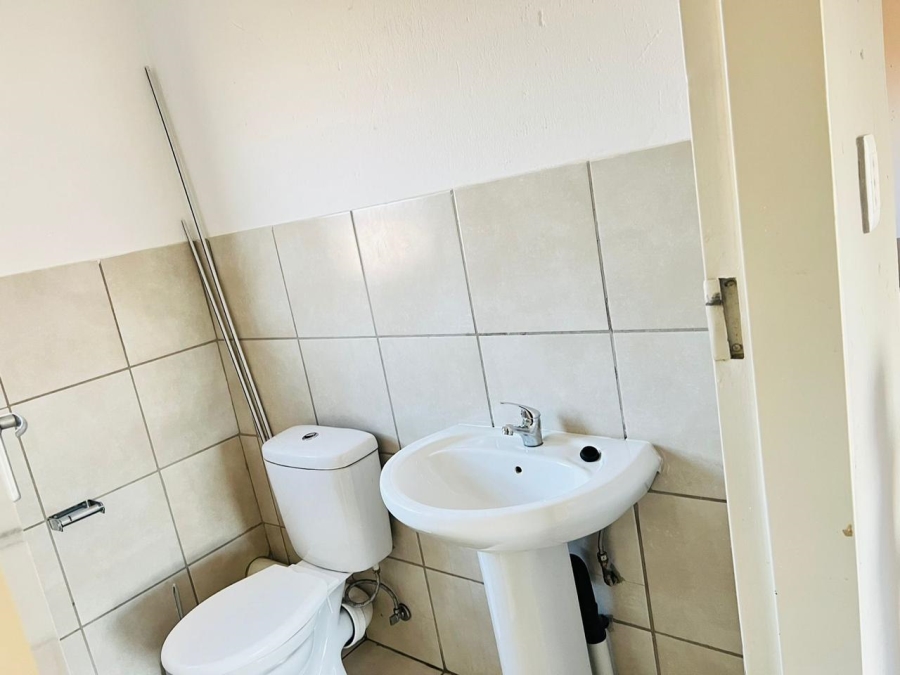 2 Bedroom Property for Sale in Princess A H Gauteng