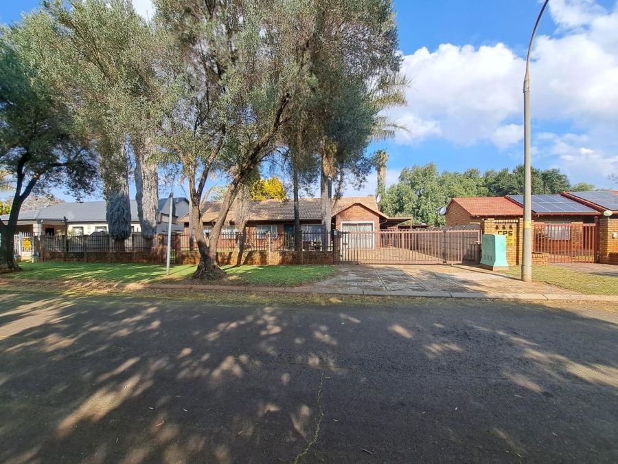 3 Bedroom Property for Sale in Mayberry Park Gauteng