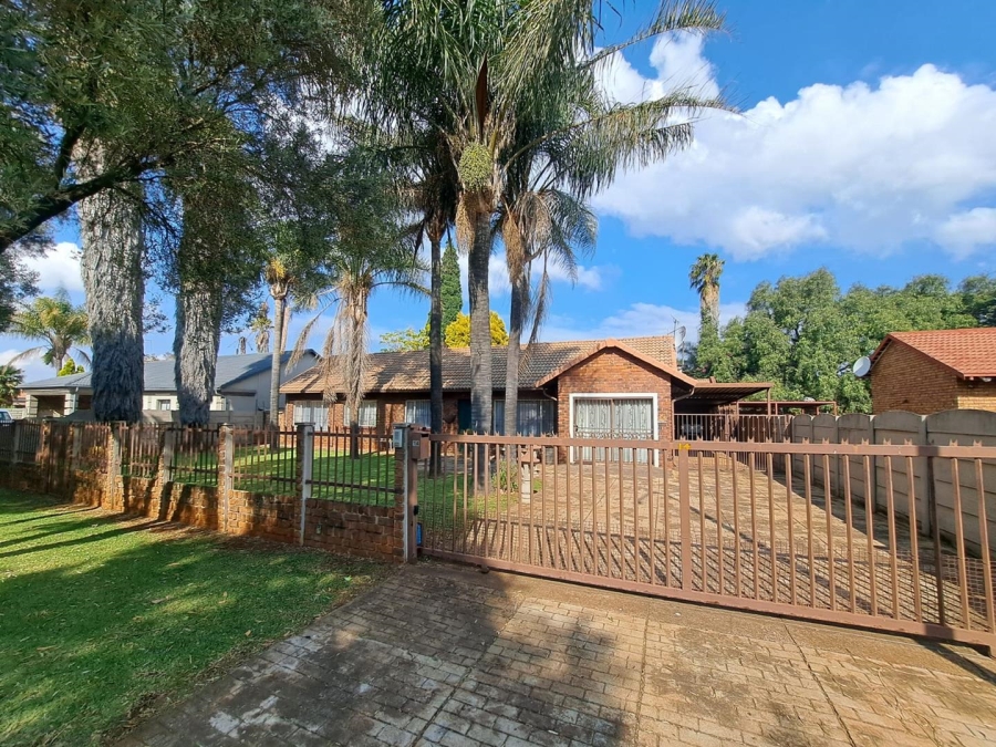 3 Bedroom Property for Sale in Mayberry Park Gauteng