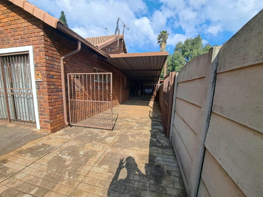 3 Bedroom Property for Sale in Mayberry Park Gauteng