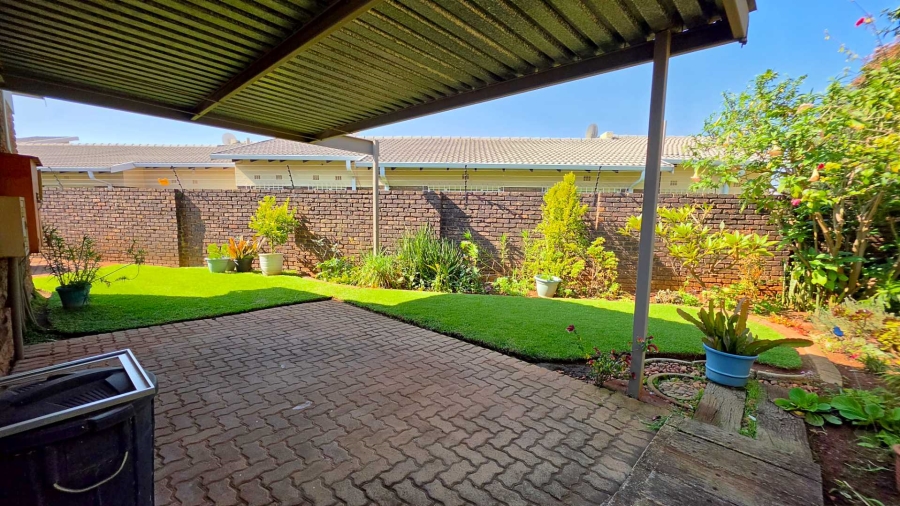 3 Bedroom Property for Sale in Birchleigh Gauteng