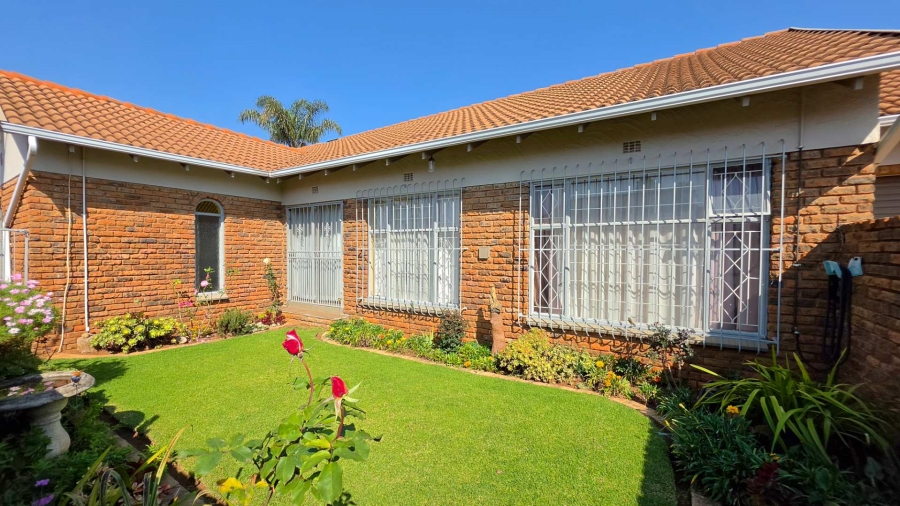 3 Bedroom Property for Sale in Birchleigh Gauteng