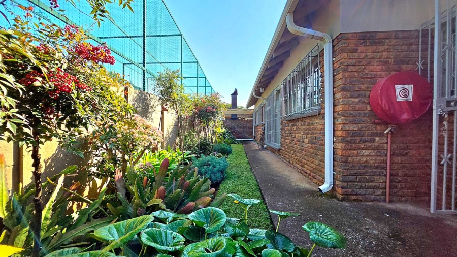 3 Bedroom Property for Sale in Birchleigh Gauteng
