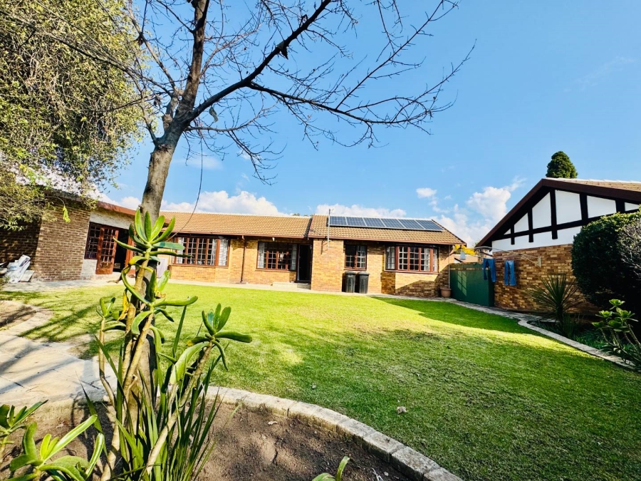 3 Bedroom Property for Sale in Goedeburg Gauteng