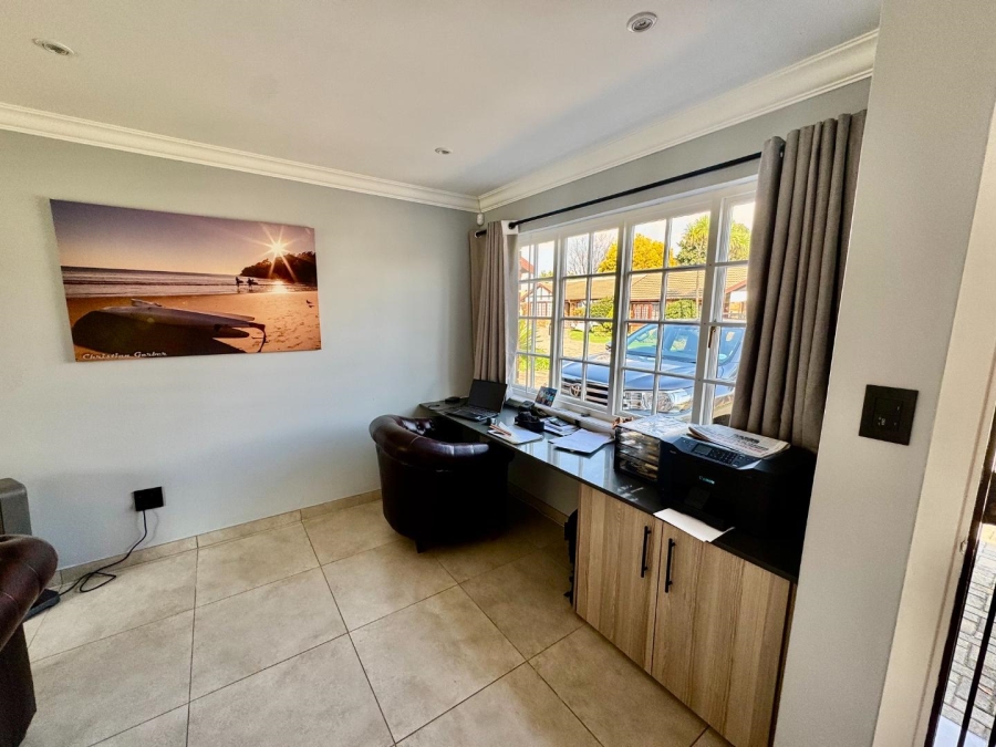 3 Bedroom Property for Sale in Goedeburg Gauteng