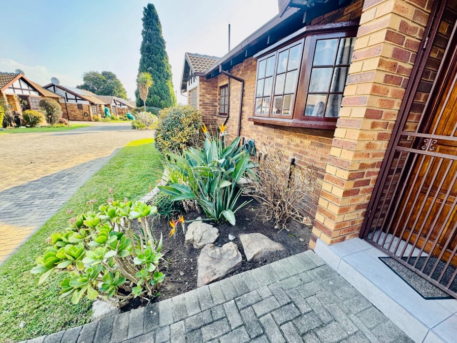 3 Bedroom Property for Sale in Goedeburg Gauteng